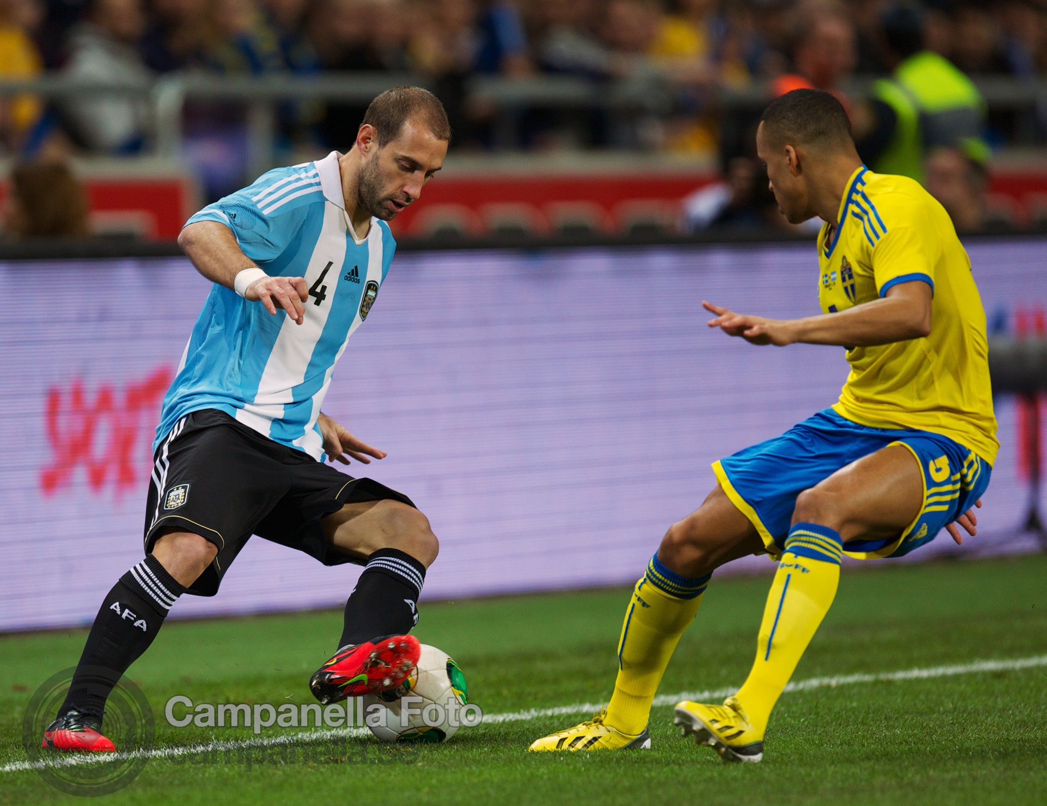 Sweden takes on Argentina - 6 of 35