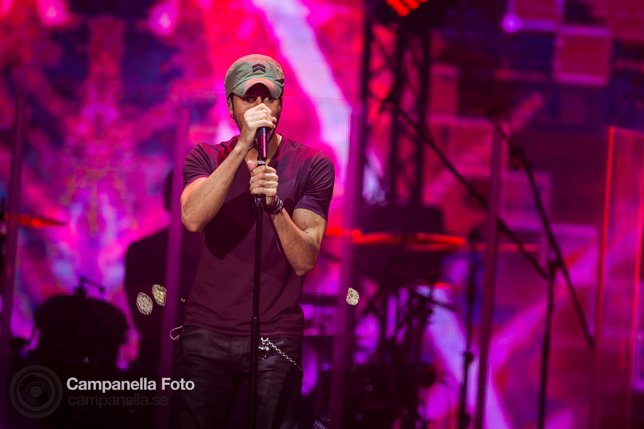 Enrique Iglesias performs in Stockholm - Michael Campanella Photography