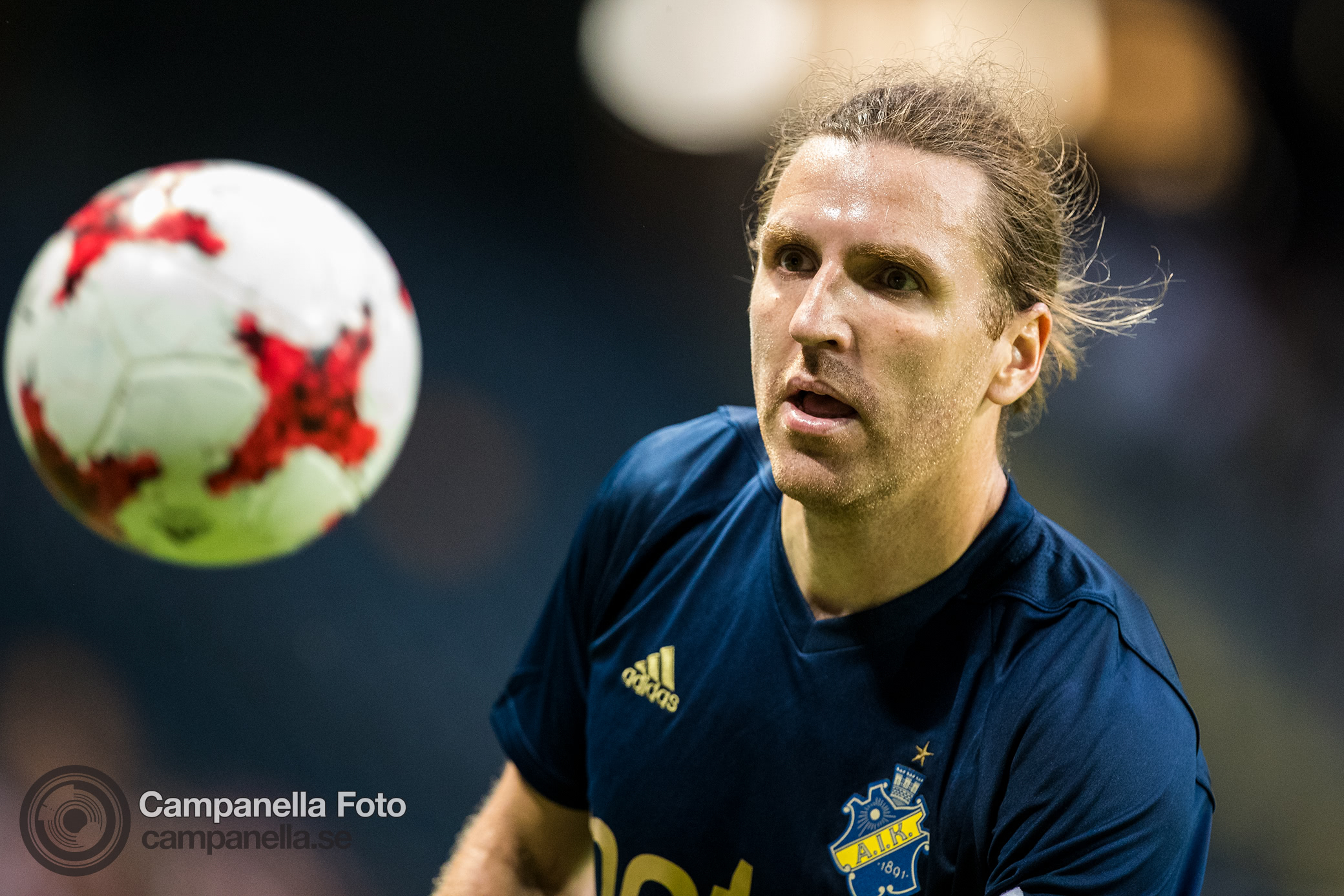 Sundgren penalty keeps hope alive for AIK - Michael Campanella Photography